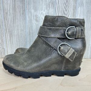 WOMEN'S JOAN OF ARCTIC™ WEDGE II BUCKLE BOOTIE Quarry Color Size 9.5